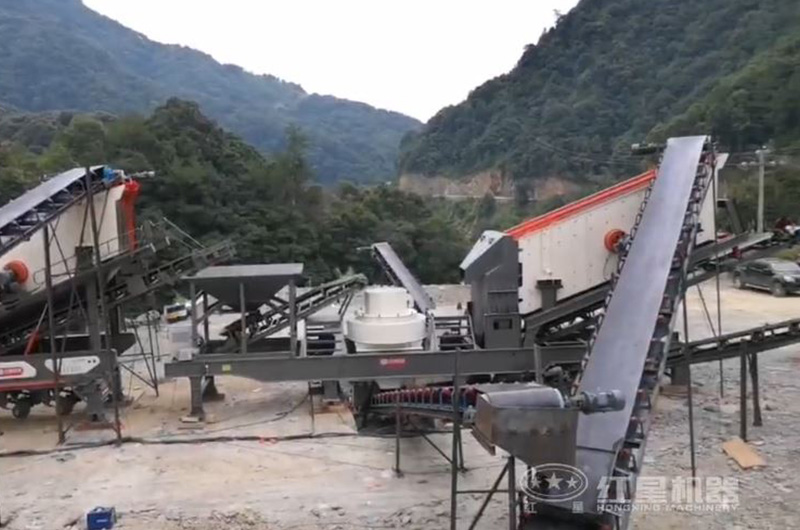 輪胎移動制砂機多機作業現場圖