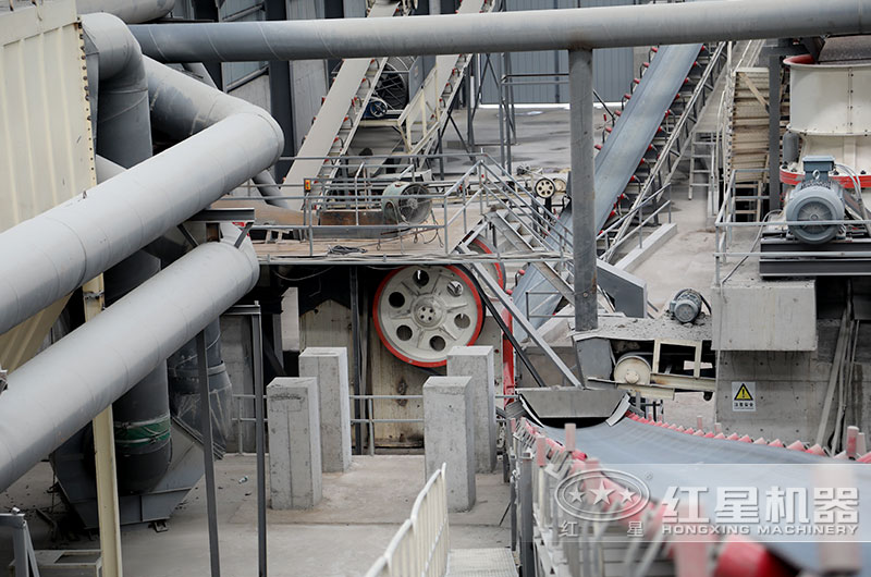 大型的碳酸鈣破碎加工廠現場