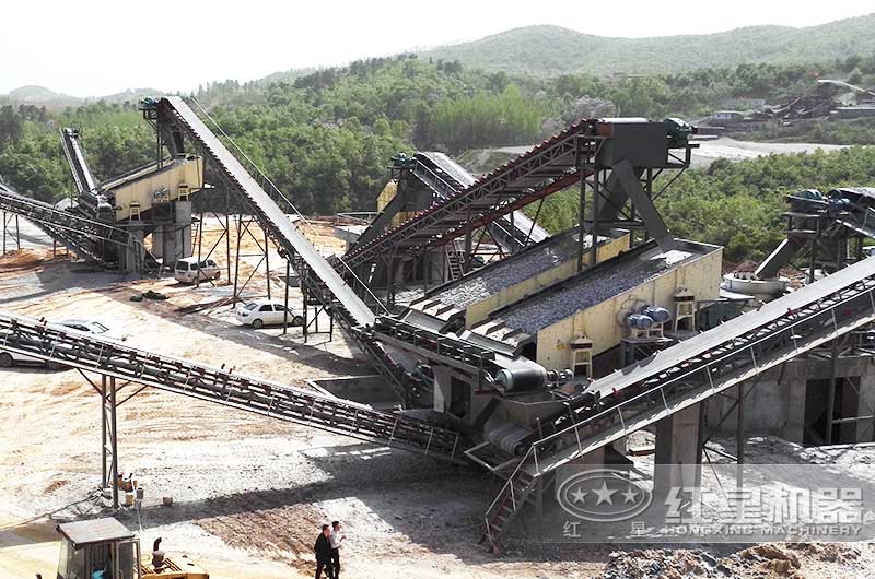 時產2000噸以上的石灰石碎石生產線現場