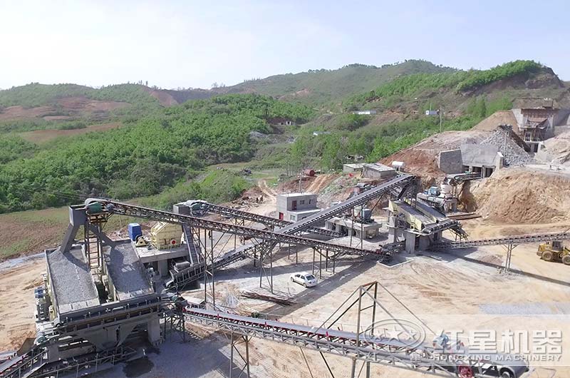 砂石料廠生產(chǎn)設(shè)備作業(yè)現(xiàn)場(chǎng)